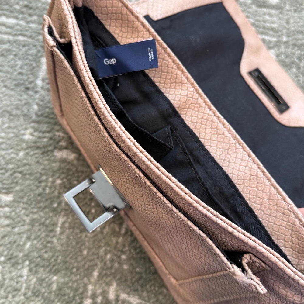 Gap blush/nude Snakeskin Embossed Clutch Shoulder Bag Silver Hardware - Picture 2 of 4